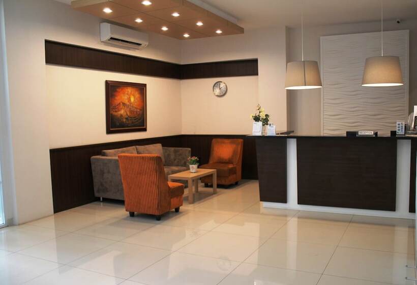 Fotos del hotel Petogogan Residence:  11