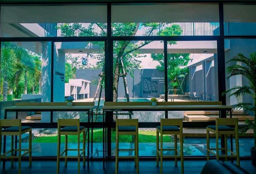 Fotos del hotel Seree Grand Resort:  10