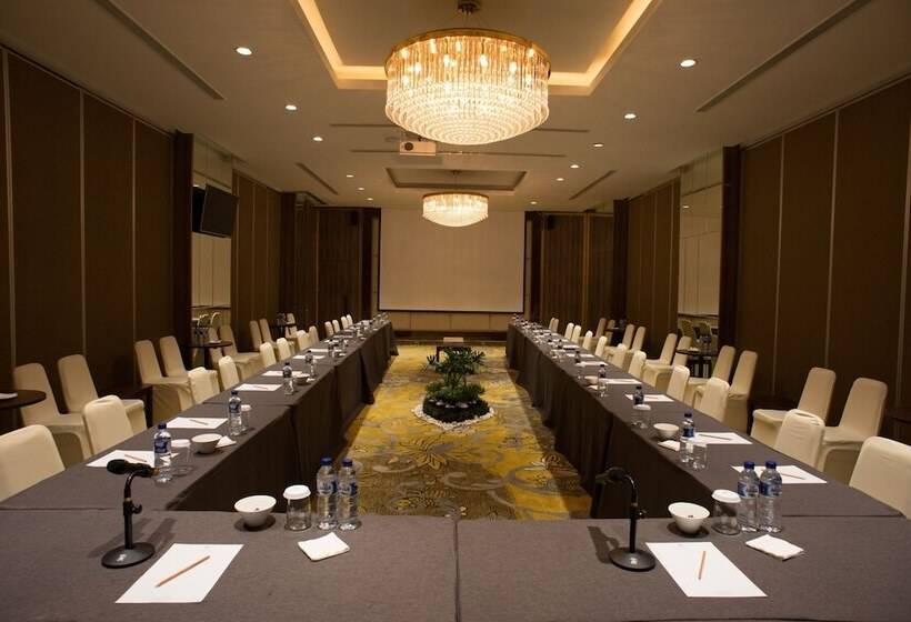 Fotos del hotel The Crystal Luxury Bay Resort Nusa Dua:  3