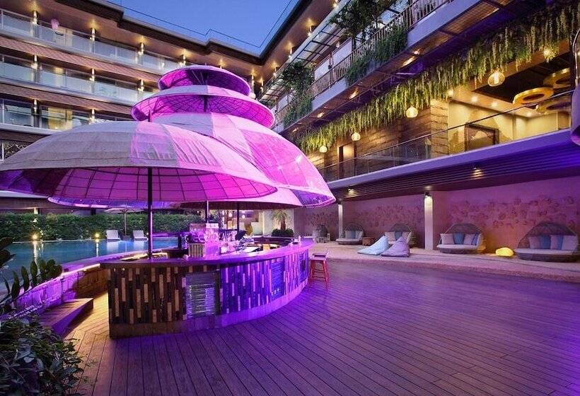 Fotos del hotel The Crystal Luxury Bay Resort Nusa Dua:  7