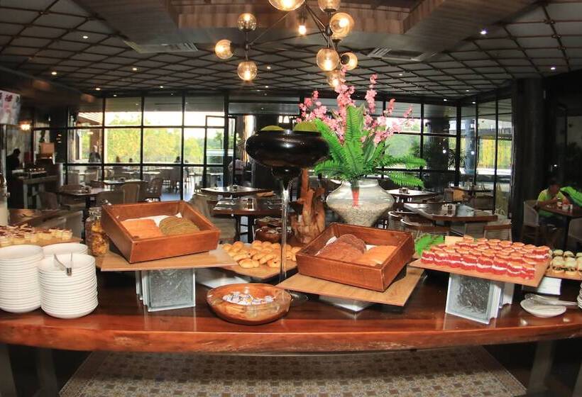 Fotos del hotel The Crystal Luxury Bay Resort Nusa Dua:  6