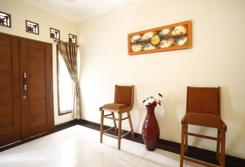 Fotos del hotel Reddoorz@pondok Pinang 2:  9