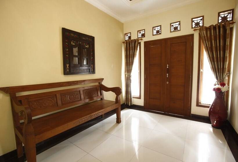 Fotos del hotel Reddoorz@pondok Pinang 2:  2