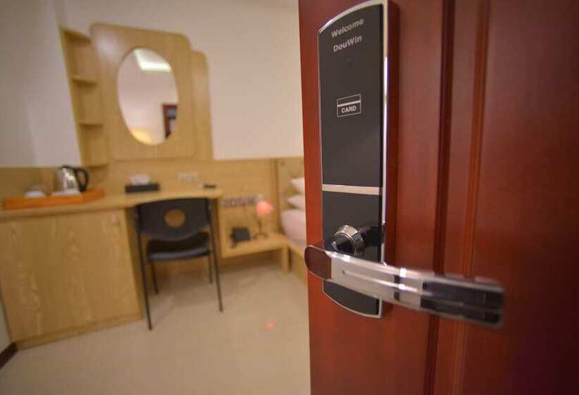 Fotos del hotel Hathaa Beach Maldives:  21