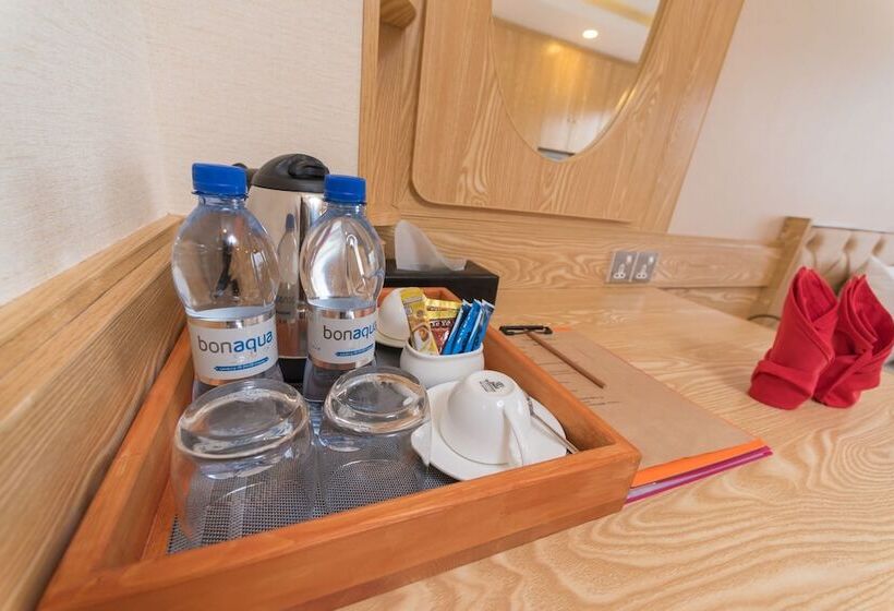 Fotos del hotel Hathaa Beach Maldives:  19