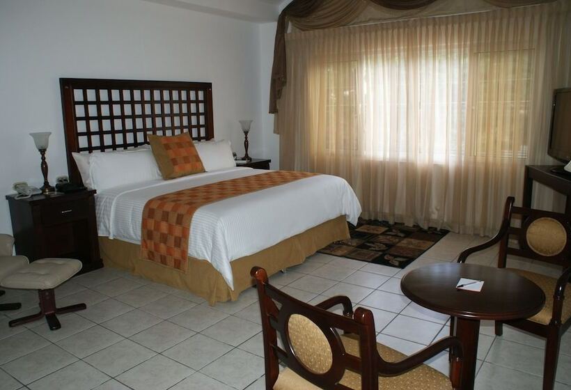 La Casa De Los Arcos Boutique