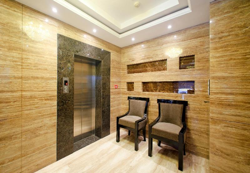 Fotos del hotel Capital O 8565  Golden Palace:  4