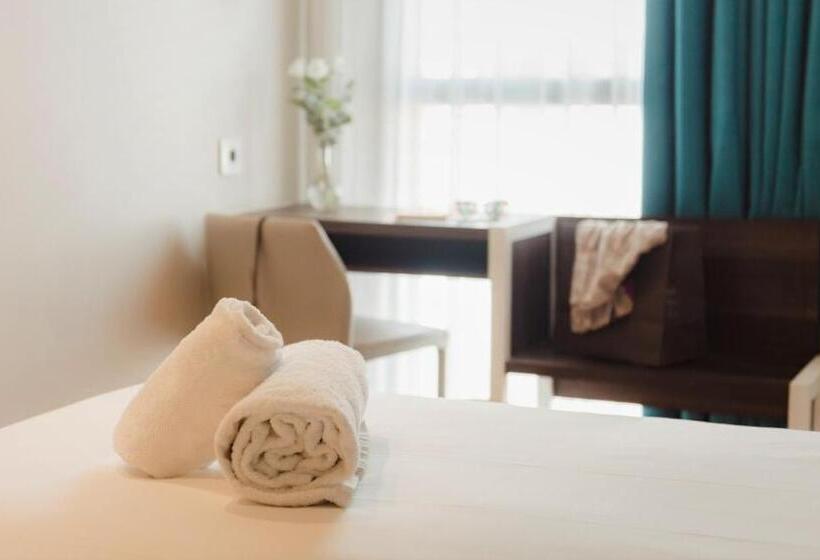 Fotos del hotel Arya Stadium:  17