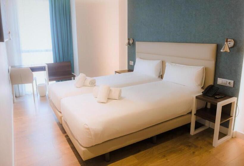 Fotos del hotel Arya Stadium:  10