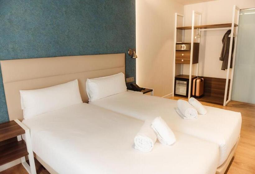 Fotos del hotel Arya Stadium:  23