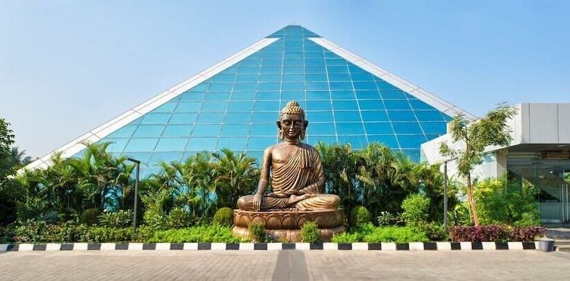 Fotos del hotel Eskay Resorts:  15