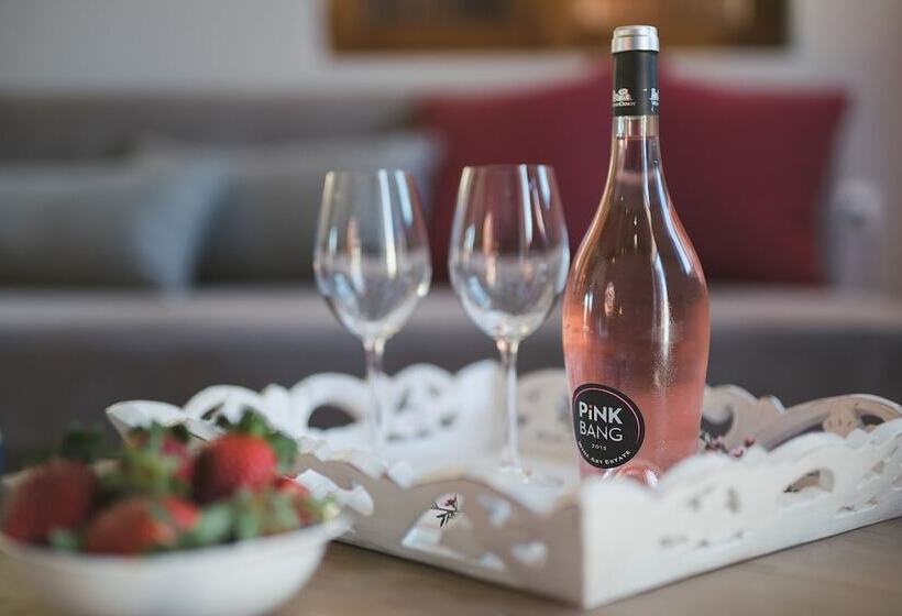 Fotos del hotel Bluebell Luxury Suites:  14