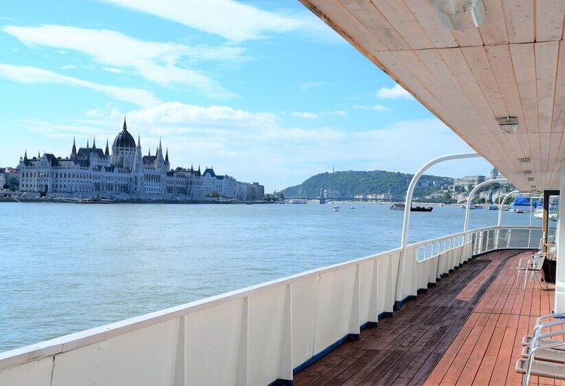 Fotos del hotel Grand Jules  Boat:  20