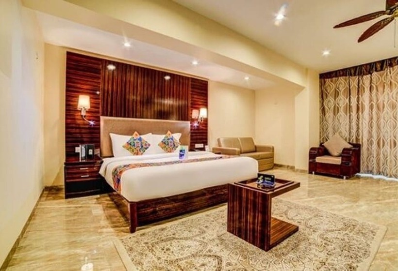 Fotos del hotel Fab Prime Sarala Crown Calangute Beach:  2