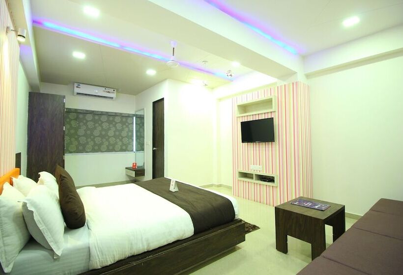 Fotos del hotel Oyo 9238 Hotel Meet Palace:  14