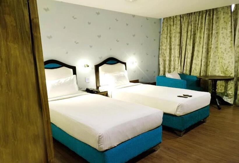 Fotos del hotel Oyo 9210 Hotel Blak & Wite:  12