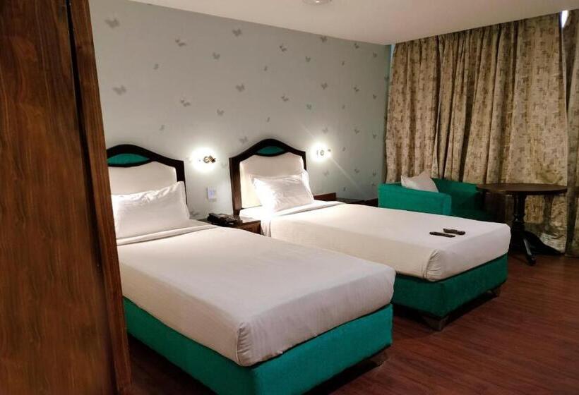 Fotos del hotel Oyo 9210 Hotel Blak & Wite:  11