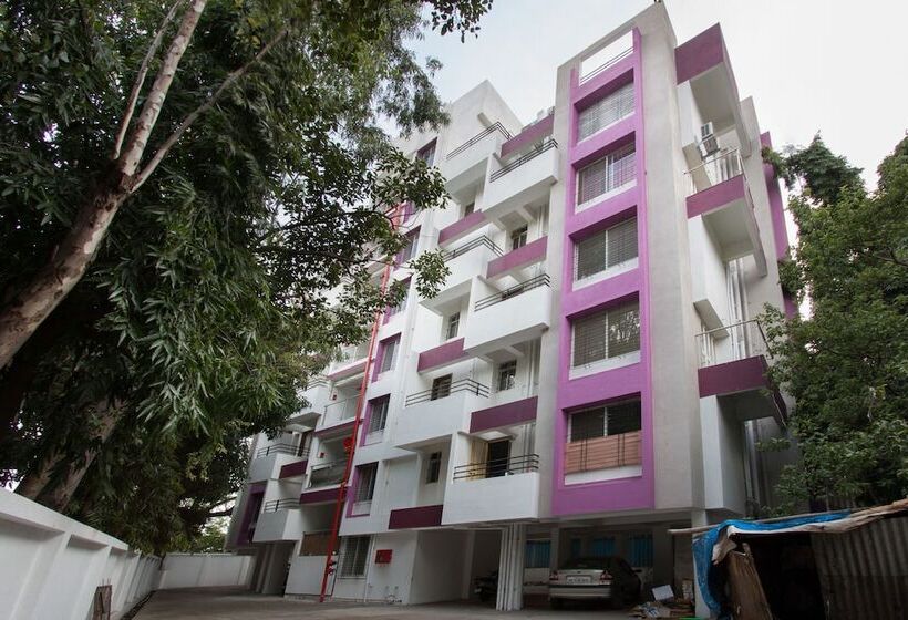 Oyo 9052 Leisurely Abode