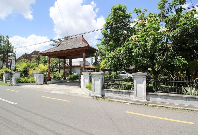 Fotos del hotel Reddoorz Plus Near Alun Alun Selatan 2:  19