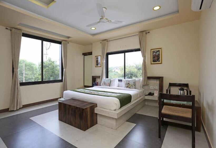 Fotos del hotel Collection O 9204  Anant Palace:  15