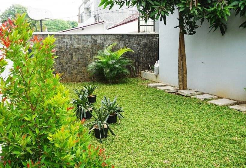 Fotos del hotel Urooms Senopati:  7