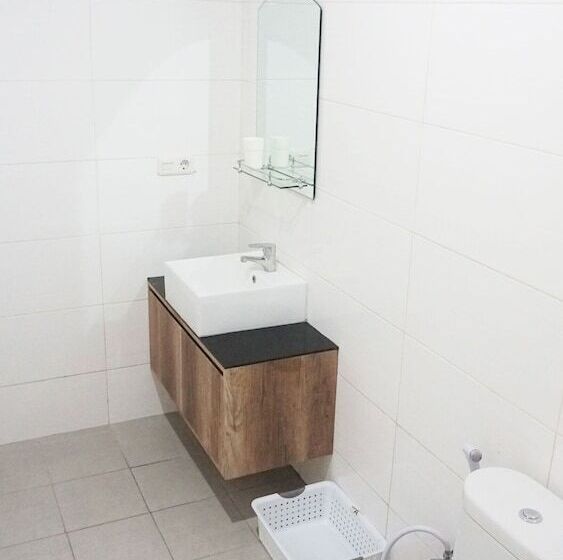 Fotos del hotel Urooms Senopati:  3