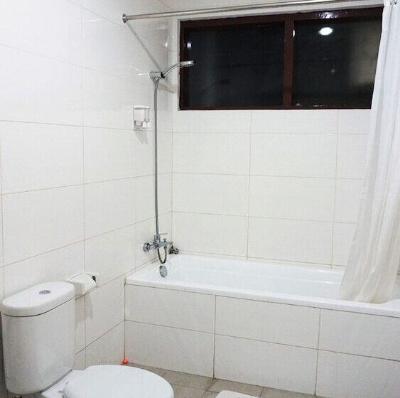 Fotos del hotel Urooms Senopati:  5