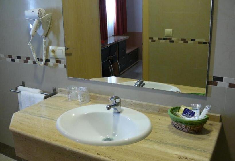 Fotos del hotel Hostal Don Julio:  13