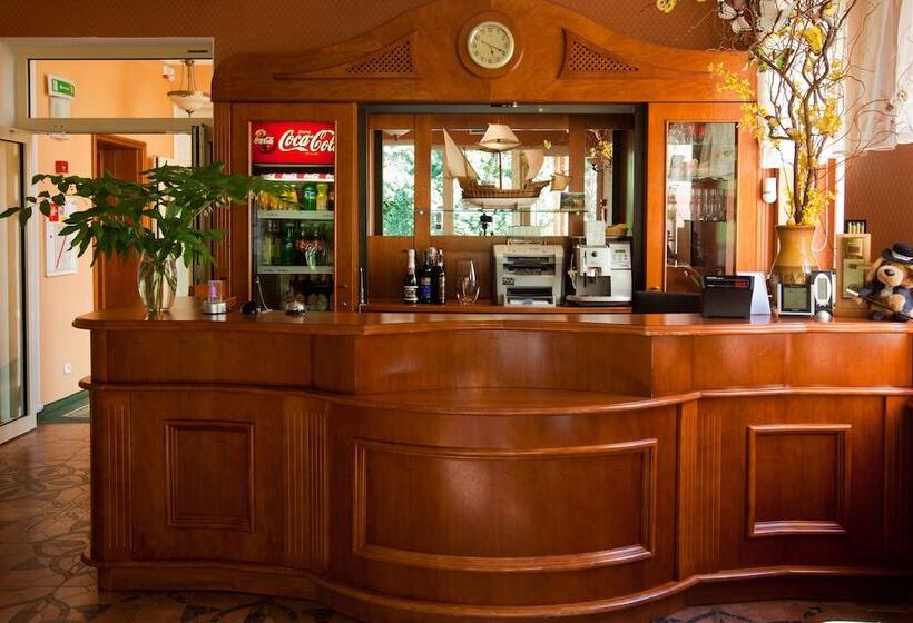 Fotos del hotel Polaris Iii:  2