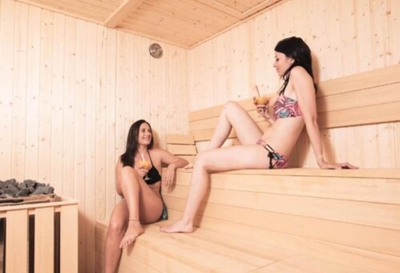 Fotos del hotel Pompaelo Urban Spa:  2