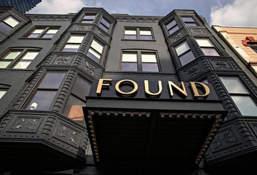 Found Hotel Chicago River North