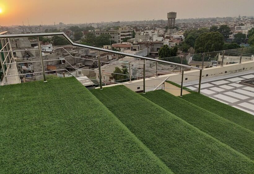 Fotos del hotel Sallow Royal Suites:  7