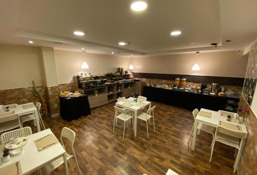 Fotos del hotel Almond Hotel Apartments:  15