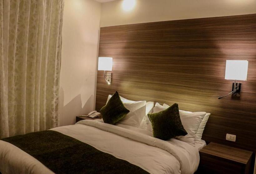 Fotos del hotel Almond Hotel Apartments:  12