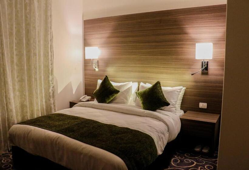 Fotos del hotel Almond Hotel Apartments:  18