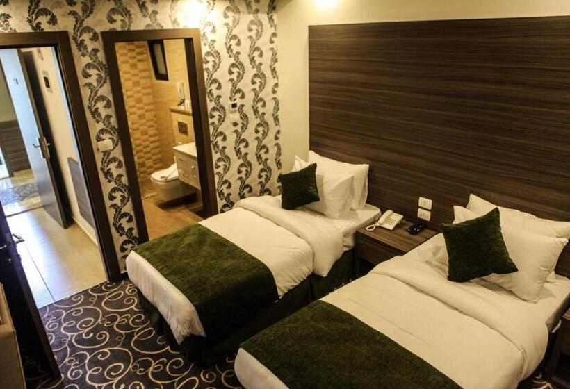 Fotos del hotel Almond Hotel Apartments:  2