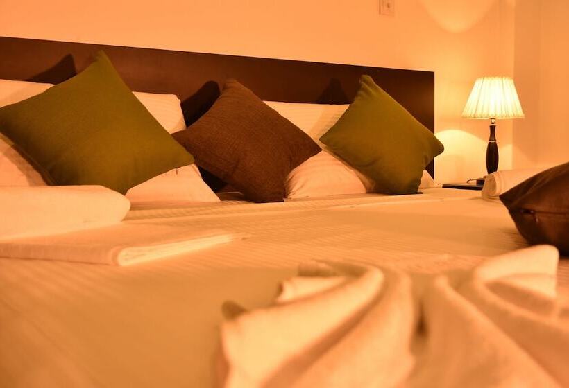 Fotos del hotel Lochana Beach:  4