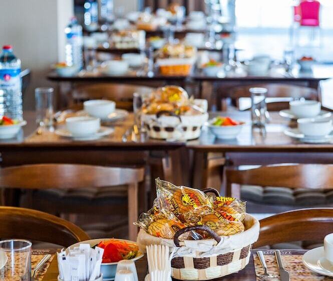 Fotos del hotel Tzob Otel:  11