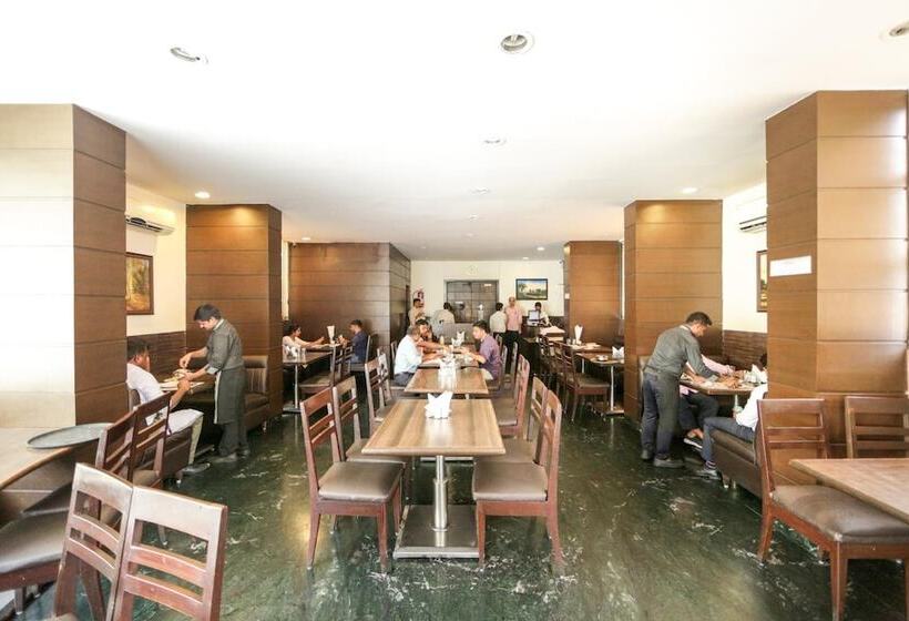 Fotos del hotel Lucky Hotel Goregaon:  10