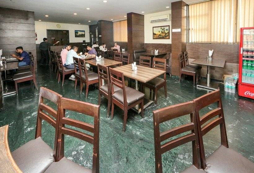Fotos del hotel Lucky Hotel Goregaon:  15