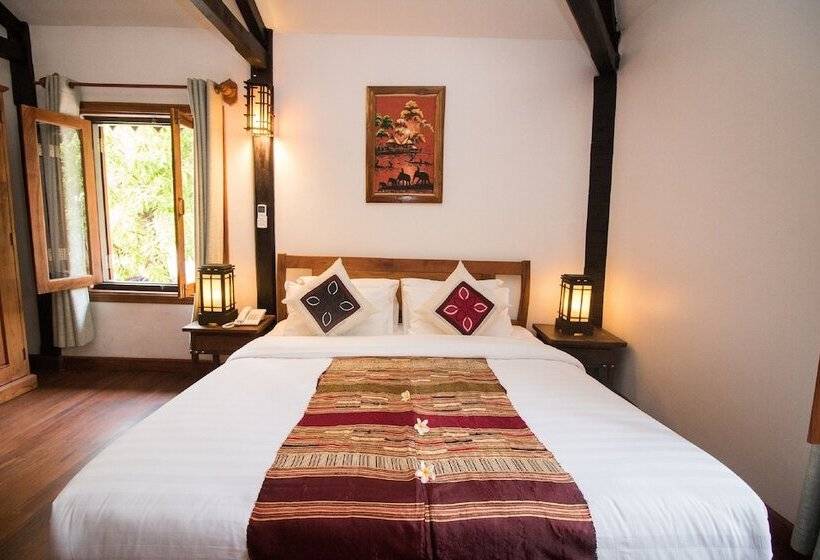 Royal Peacock Boutique