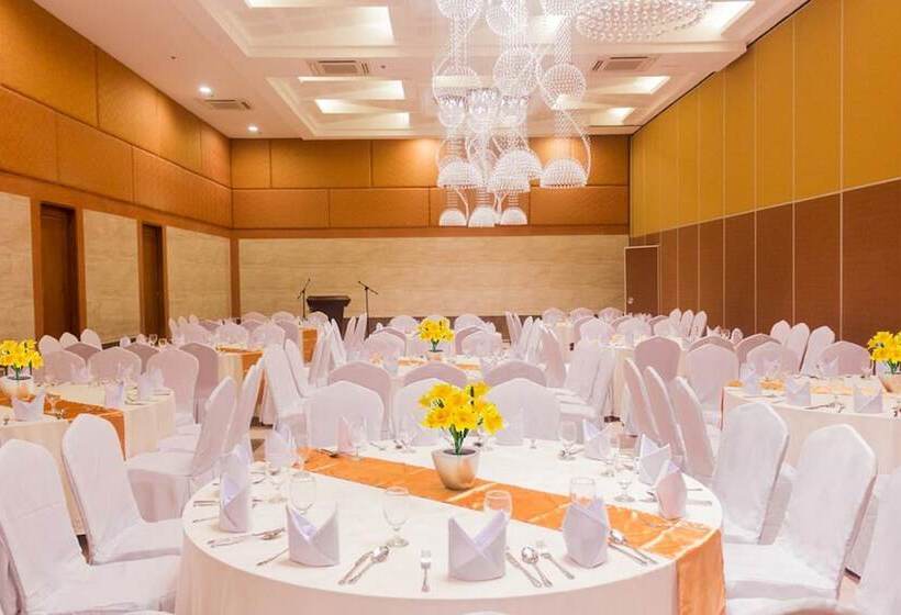 Fotos del hotel One Central  & Suites  Multiple Use:  8