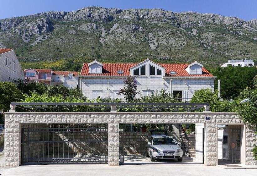 Fotos del hotel Villa Celenca:  2