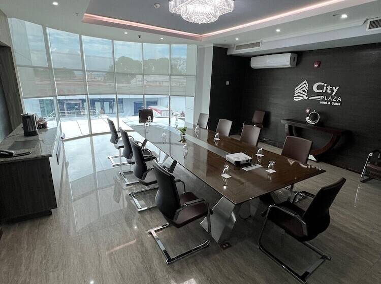 Fotos del hotel City Plaza  & Suites:  8