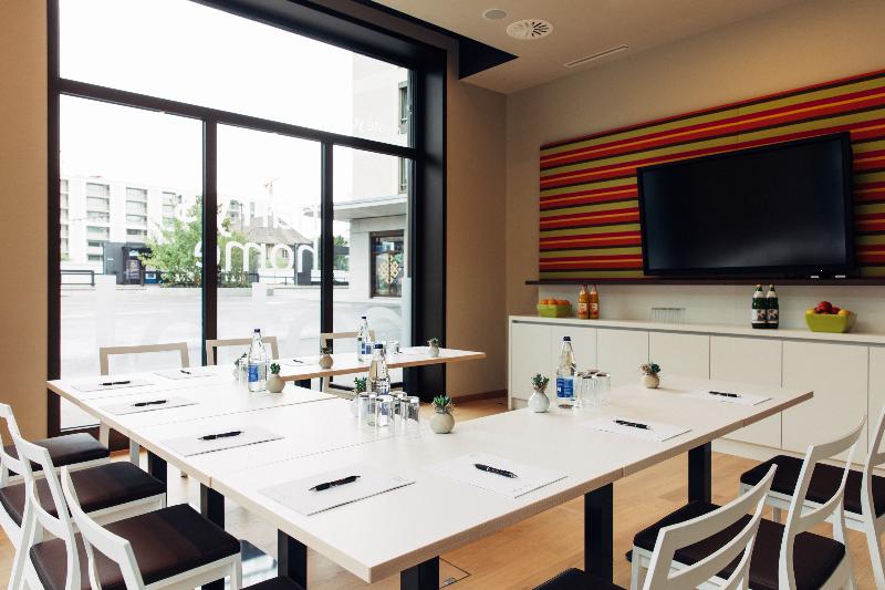 Fotos del hotel Harry S Home  & Apartments:  12