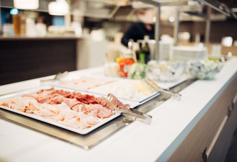 Fotos del hotel Harry S Home  & Apartments:  2