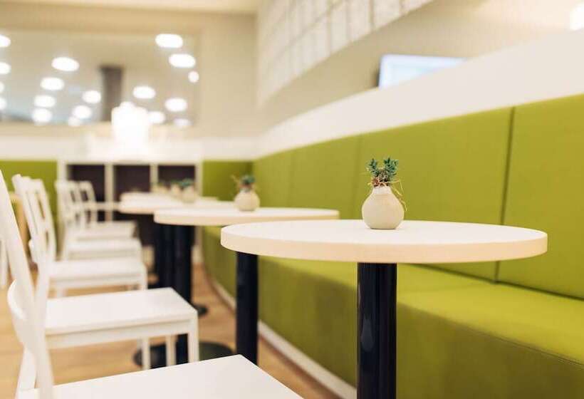 Fotos del hotel Harry S Home  & Apartments:  21