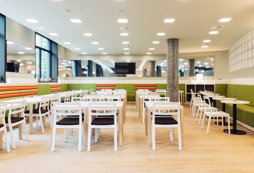 Fotos del hotel Harry S Home  & Apartments:  4