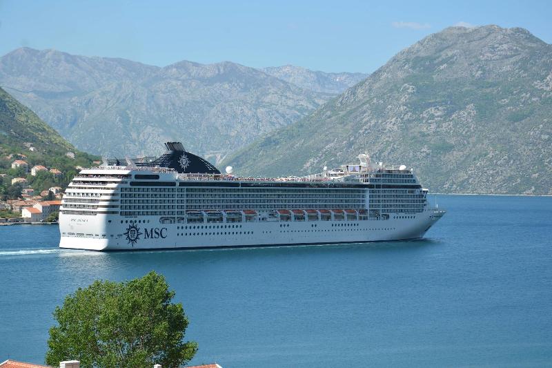 Fotos del hotel Rooms & Apartments Dobrotski Dvori:  8