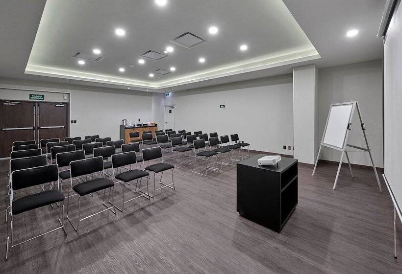 Fotos del hotel City Express Cdmx La Villa:  13